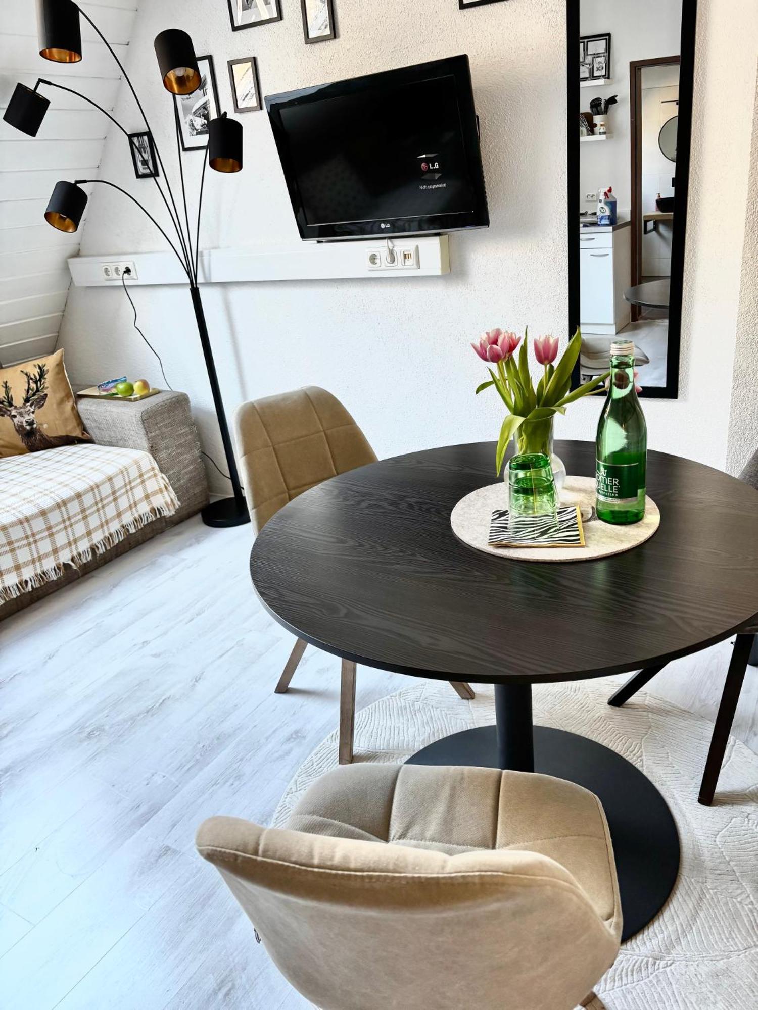 Lechtaler Alpenblick Landeck - Privatzimmer & Ferienwohnung Exterior foto